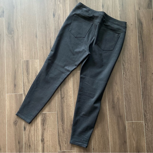 Reitmans Plaid Black Leggings size large - Picture 6 of 8